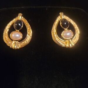 Avon Vintage Pierced Elegant Gold and Black Teardrop Earrings